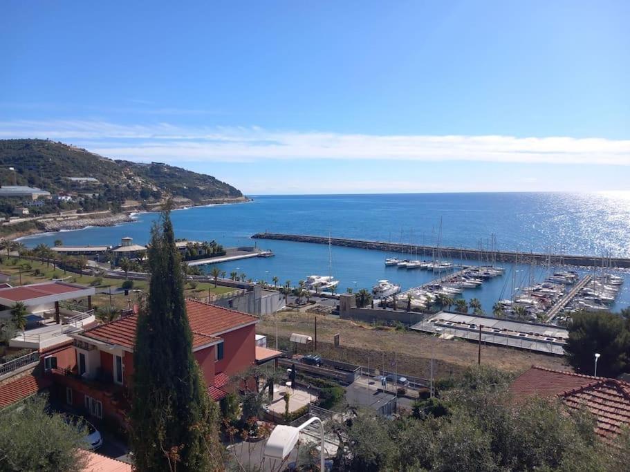 דירות סן לורנצו אל מארה Bella Vista Sopra Il Porto! מראה חיצוני תמונה