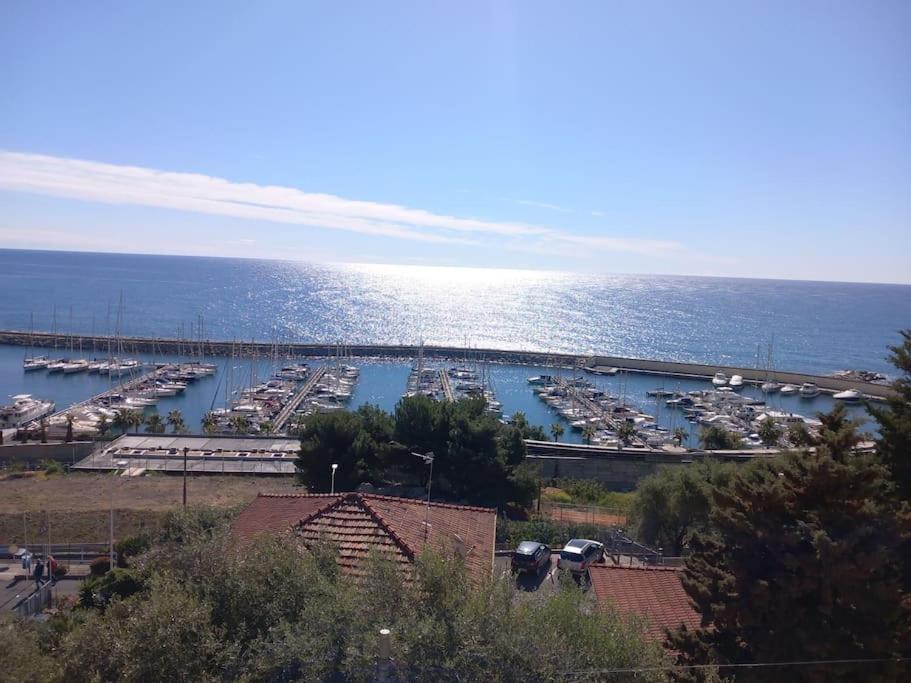 דירות סן לורנצו אל מארה Bella Vista Sopra Il Porto! מראה חיצוני תמונה